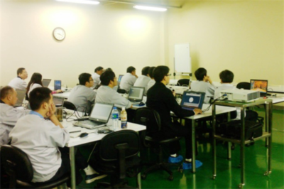 桑花教育 点亮未来，专业教育信息咨询的领航者